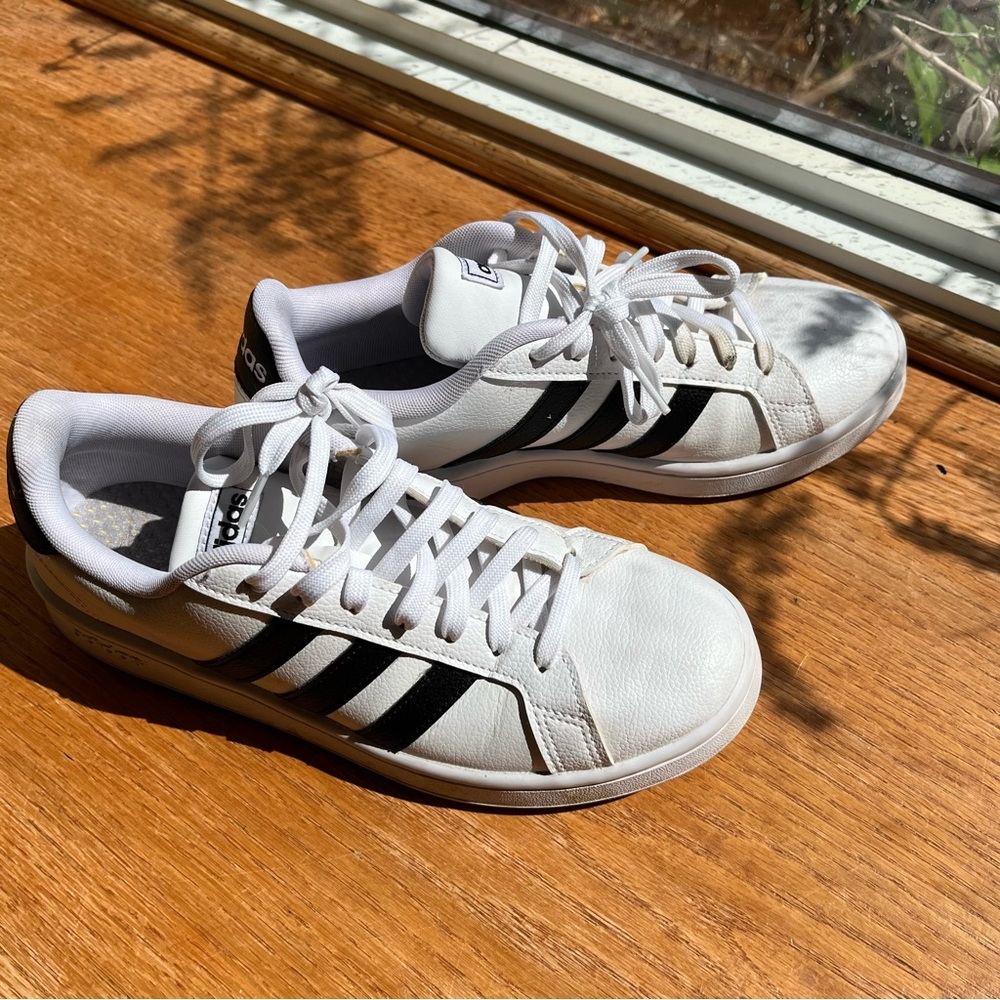 Adidas Sneaker White Black Stripes Women’s 8.5